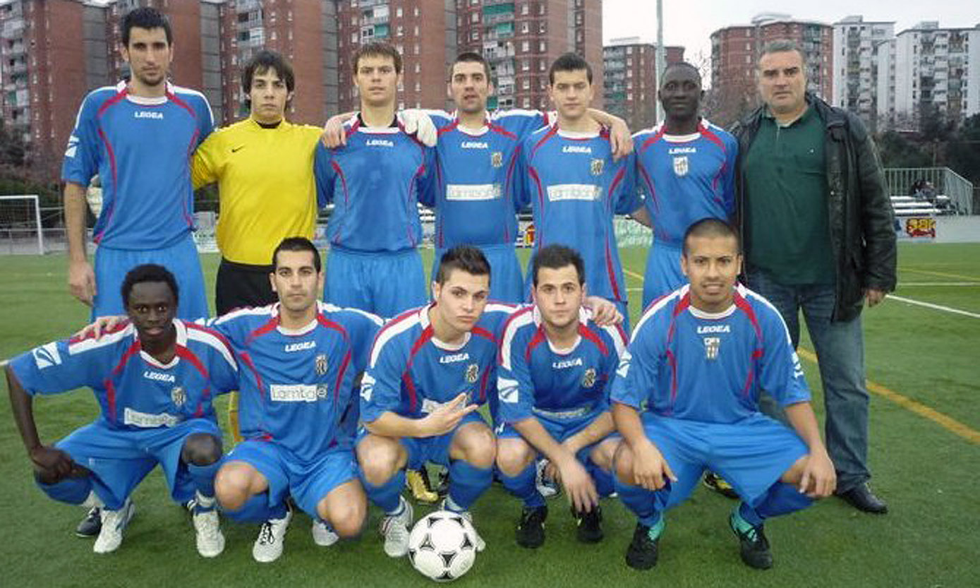 En Sori i el seu equip de futbol.