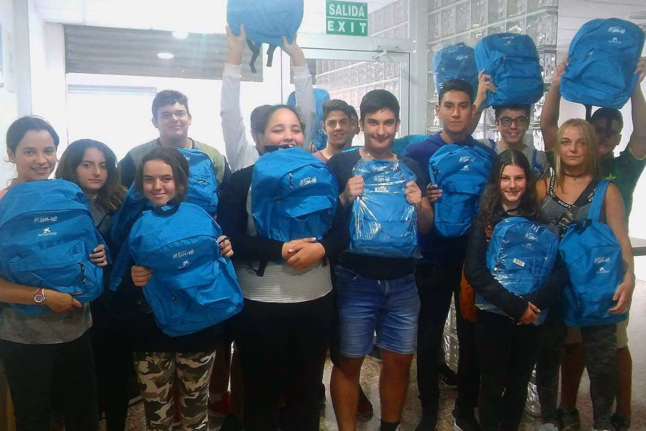 adolescents, nois, motxilles, escola